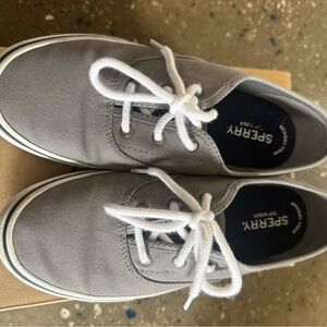 Sperry women’s Gray Canvas Lace-Up Shoes with White Laces